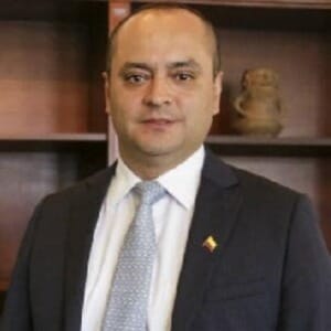 César Arias